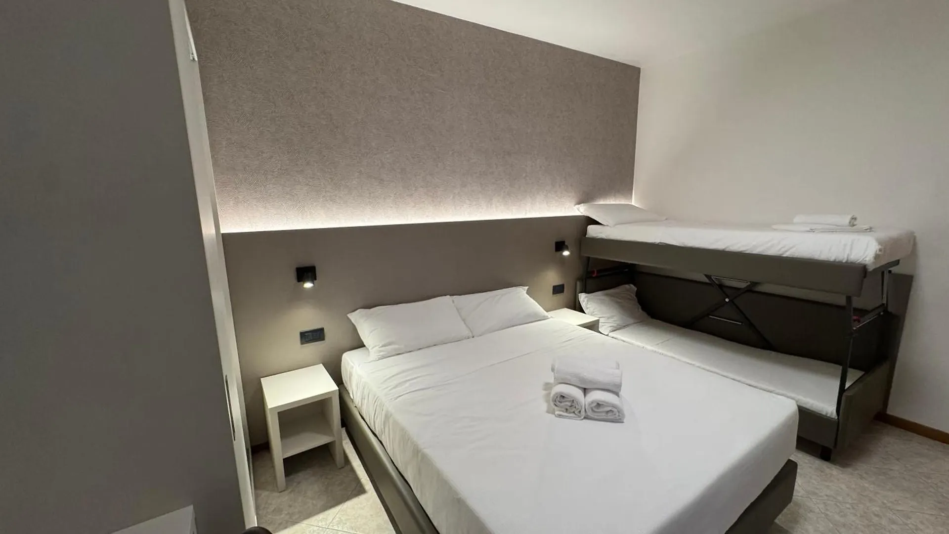 *** Apartmanhotel Residence Le Spiagge Rimini Olaszország